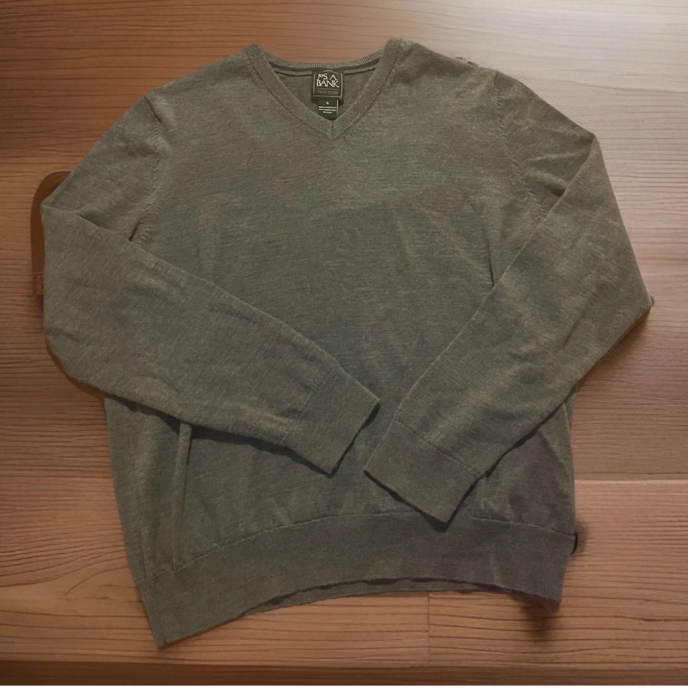 Jos A Bank Traveler 100% Merino Wool VNeck Sweater Mens XL Preppy Classic Luxury